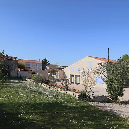 Holiday home Les 3iles Romegoux